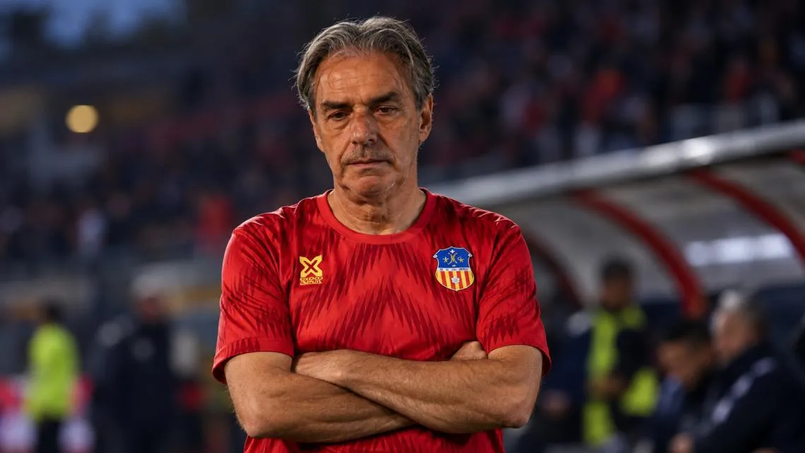 6 mesi fa ha portato la squadra a una promozione storica, ora vince in ...